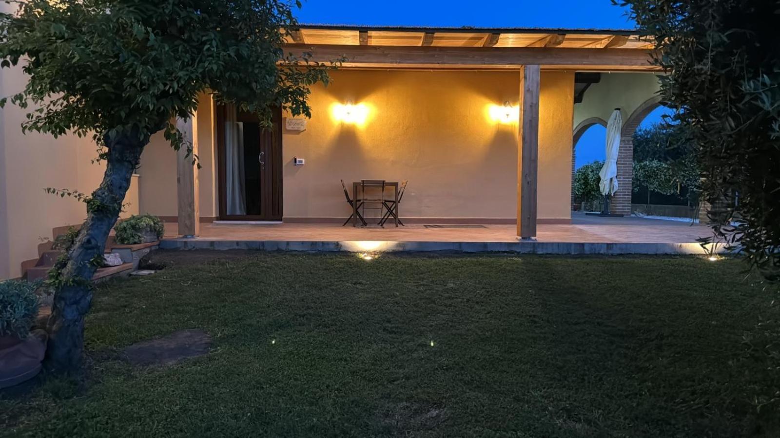 Agriturismo Il Giardino Degli Olivi Appartamenti Кастільйоне-делла-Пеская Екстер'єр фото