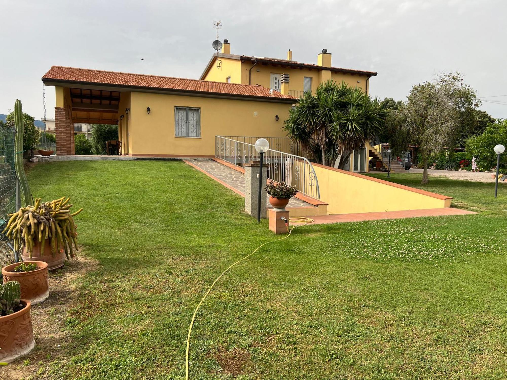Agriturismo Il Giardino Degli Olivi Appartamenti Кастільйоне-делла-Пеская Екстер'єр фото