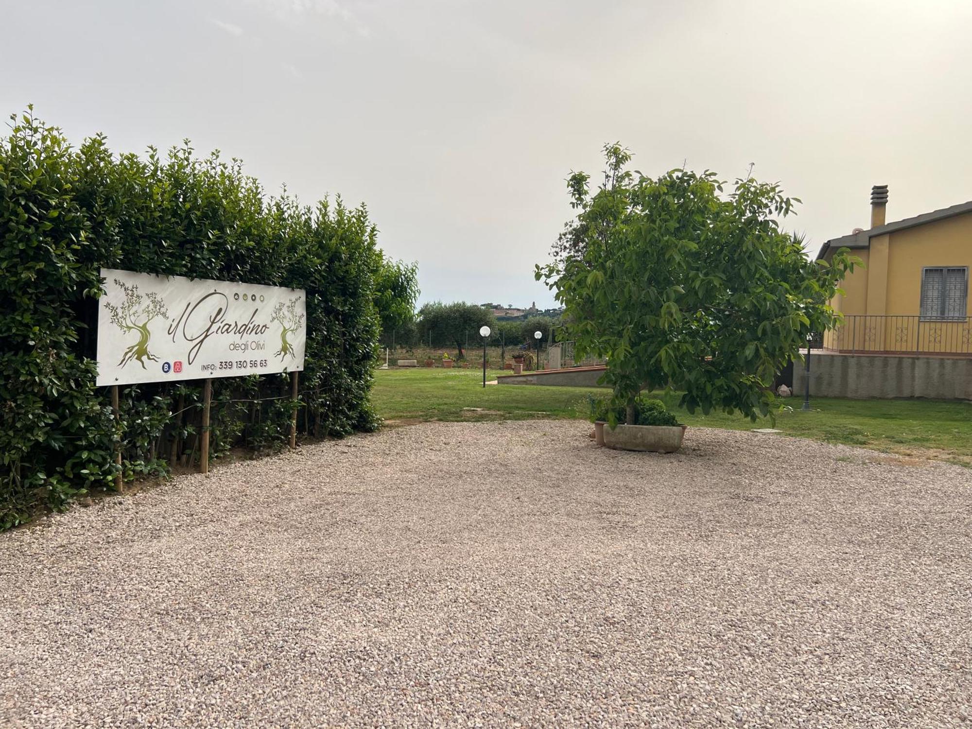 Agriturismo Il Giardino Degli Olivi Appartamenti Кастільйоне-делла-Пеская Екстер'єр фото